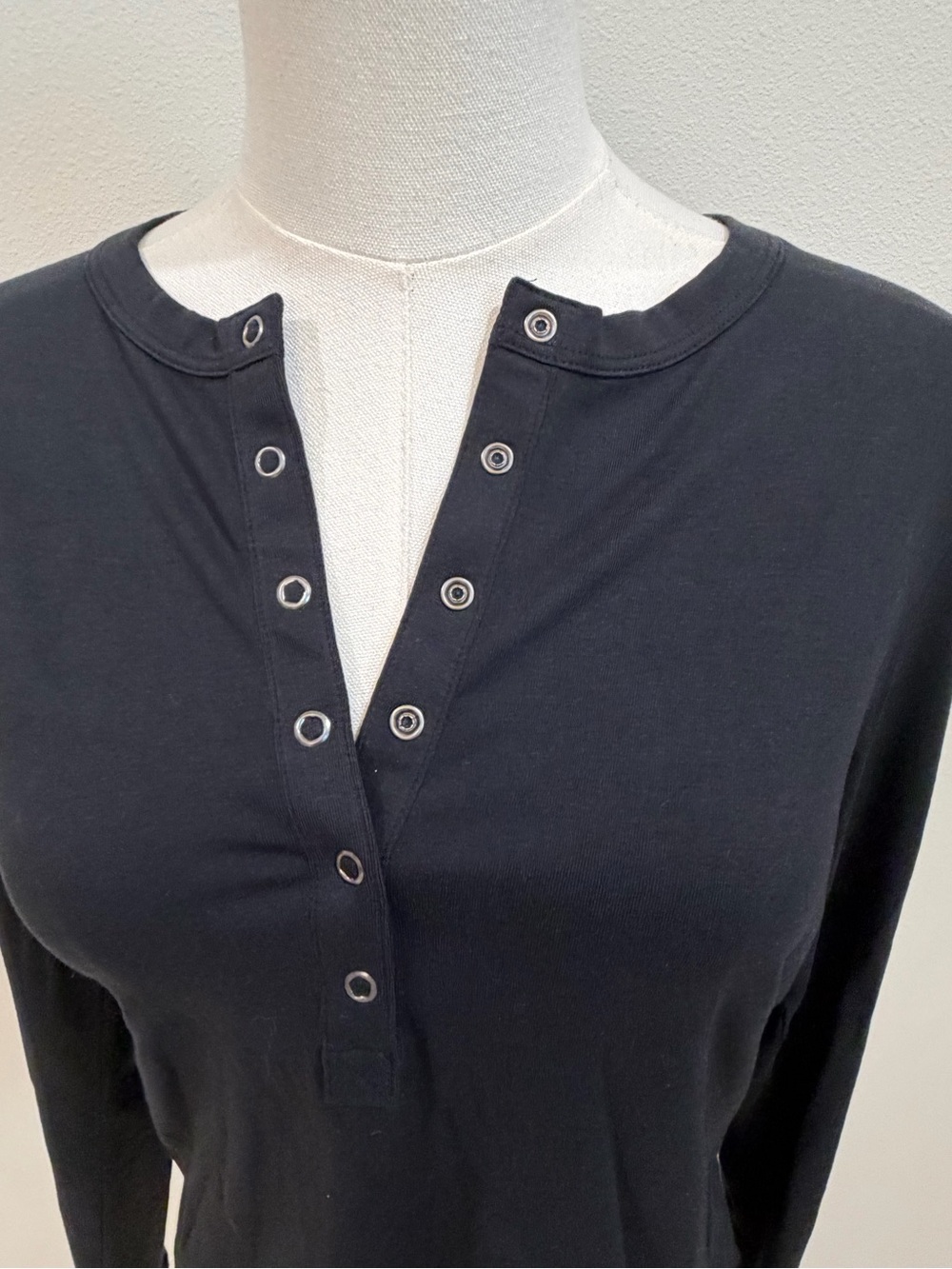 Evereve Black Long Sleeve Tee